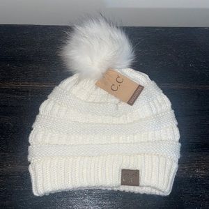 COPY - Beanie W/Pom Pom